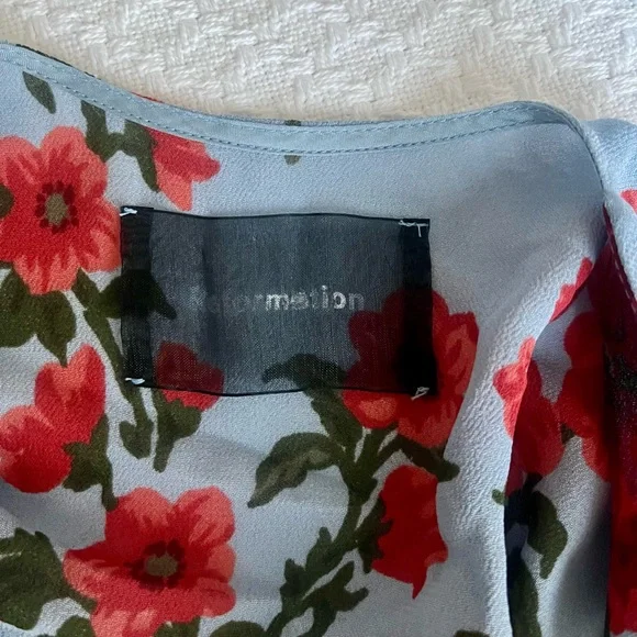 Reformation short sleeve midi wrap dress. Size xs. - Picture 2 of 3